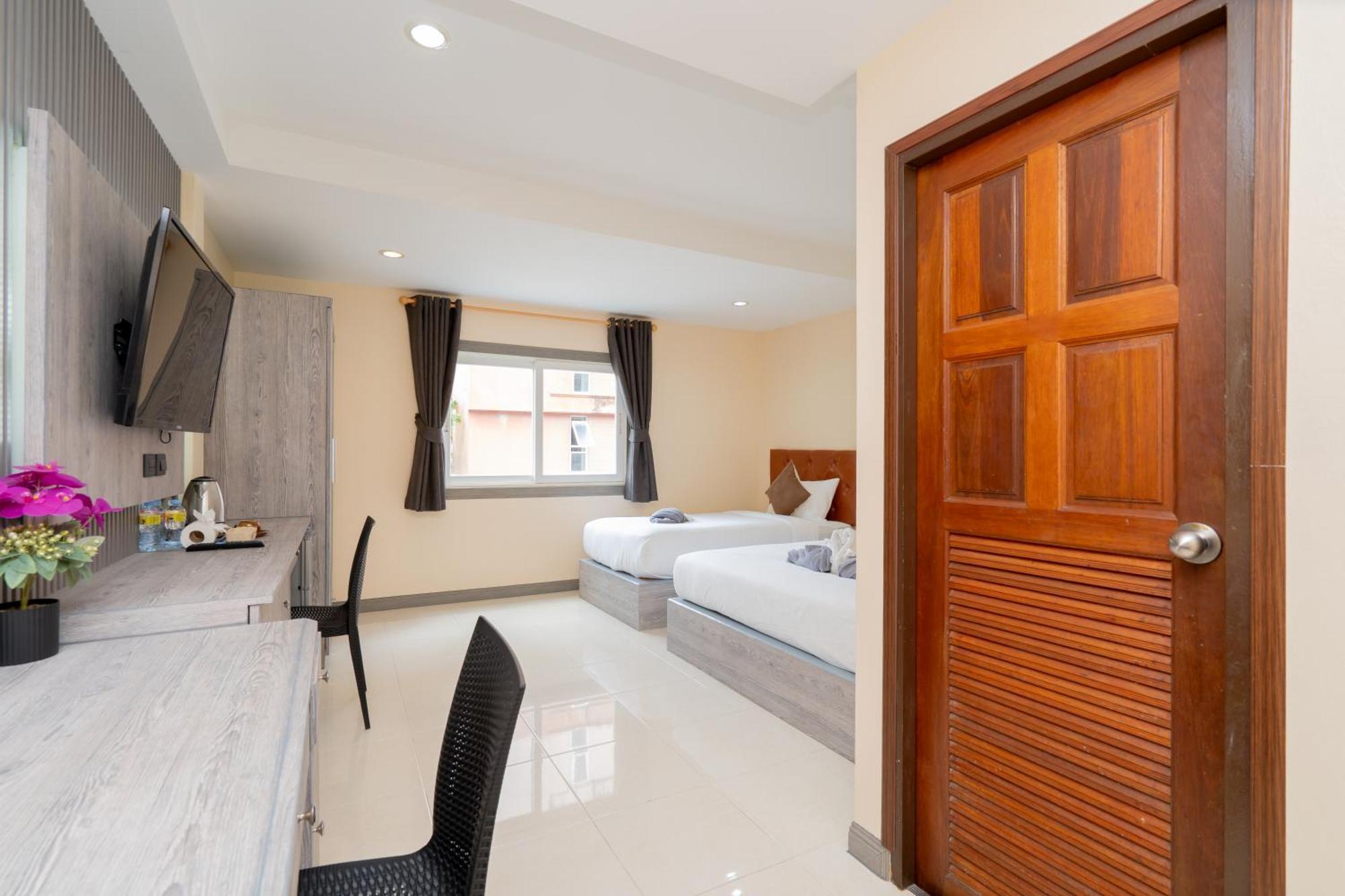 Square One Hotel Patong Zewnętrze zdjęcie